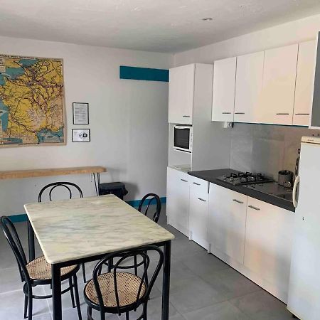 Le Depot Appartement Du Port A Champvert מראה חיצוני תמונה