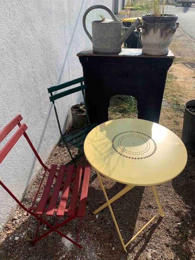 Le Depot Appartement Du Port A Champvert מראה חיצוני תמונה
